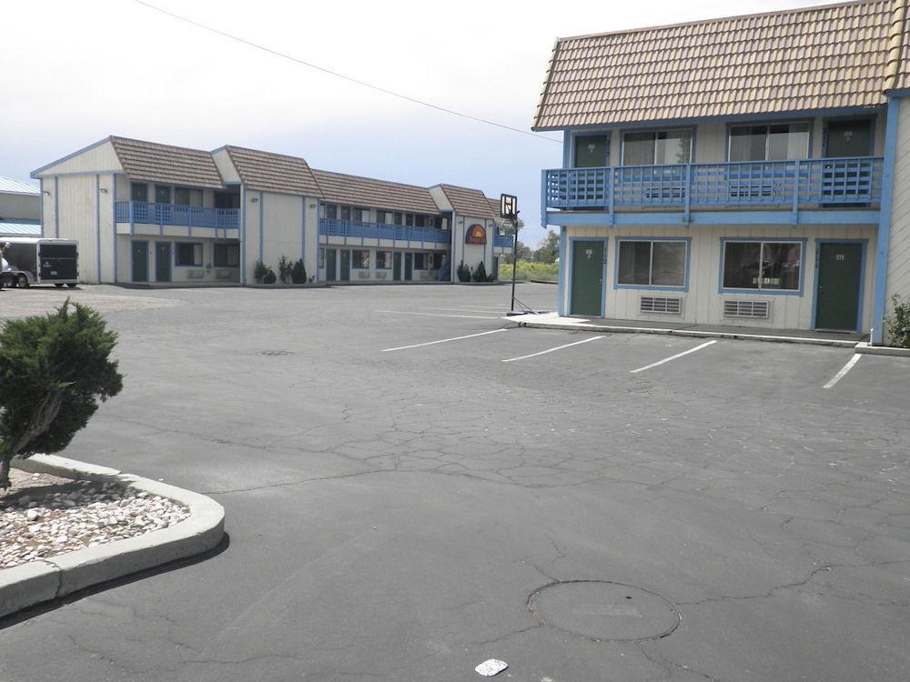 Budget Inn Фаллон Экстерьер фото