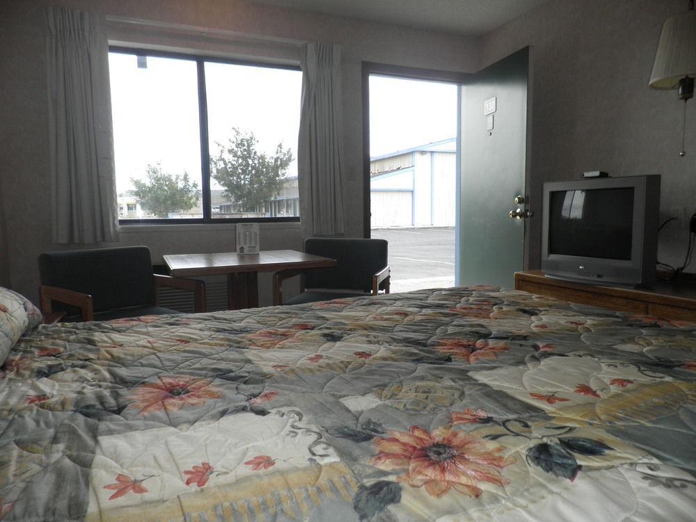 Budget Inn Фаллон Экстерьер фото