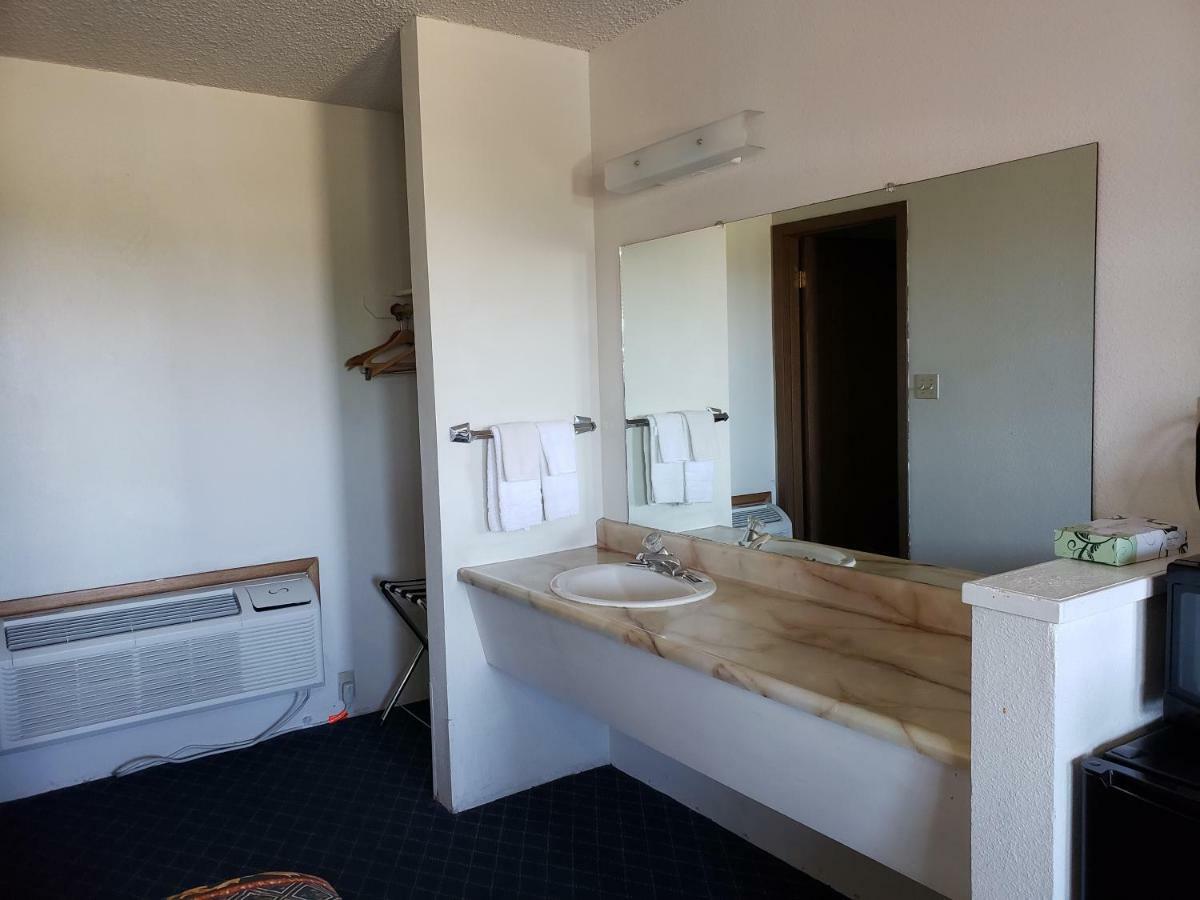Budget Inn Фаллон Экстерьер фото
